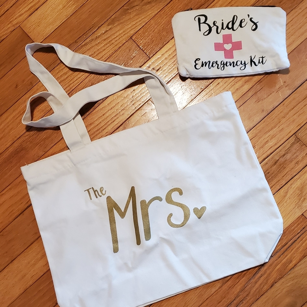 Canvas Mrs bag and small zipper pouch